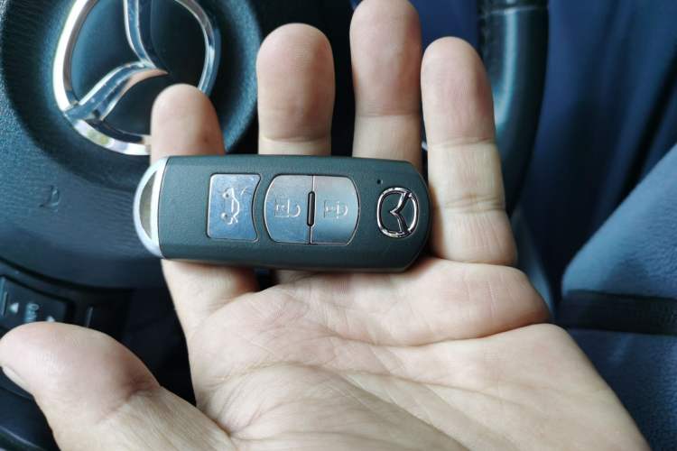 Used Mazda Atenza 2014 2.0L Blue Sky Luxury Edition Vehicle Key