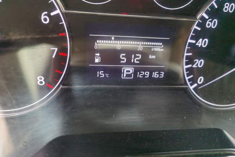 Used Nissan Tiida 2014 1.6L CVT Cool Cafe Edition Odometer Close Up