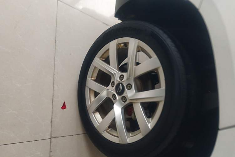 Used Jetta VS7 2022 280TSI Automatic Trend Edition Right Rear Wheel Hub