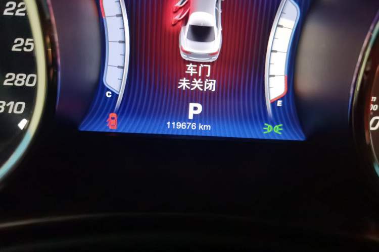 Used Maserati President 2015 3.0T Standard Model Odometer Close Up