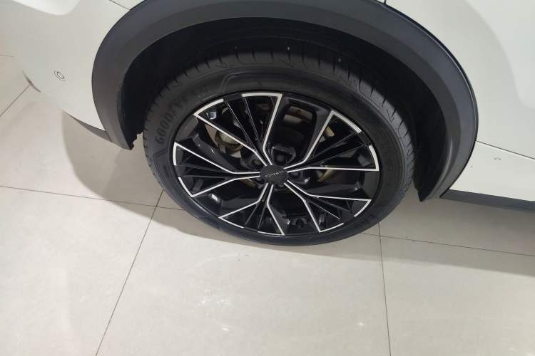 Used Lynk & Co 05 2023 2.0TD Two-Wheel Drive Shine Halo