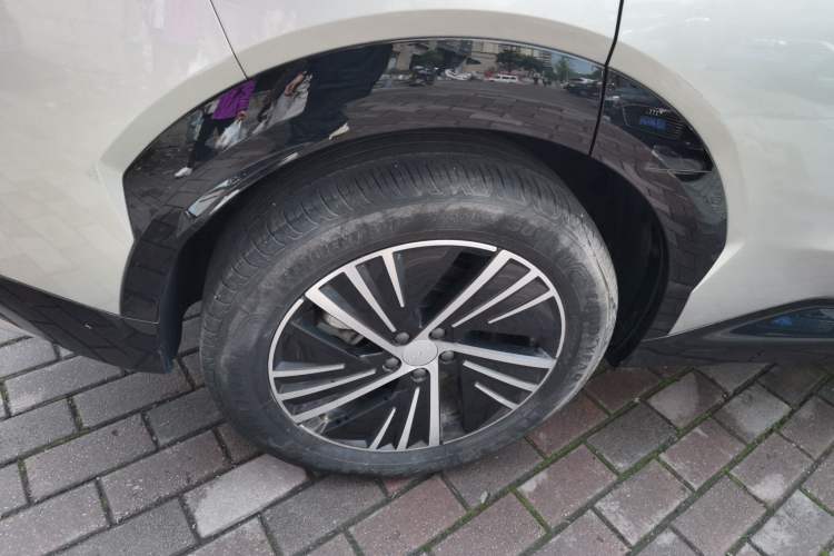 Used Lynk & Co 08 EM-P 2023 120km Long-Range Halo Right Rear Wheel Hub