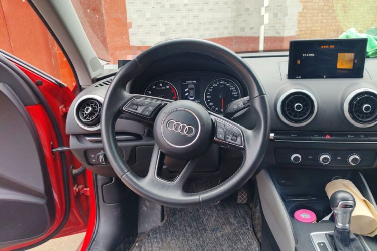 Used Audi A3 2018 30th Anniversary Edition Limousine 35 TFSI Fashion Model Steering Wheel