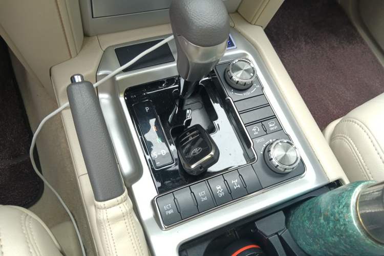 Used Toyota Land Cruiser 