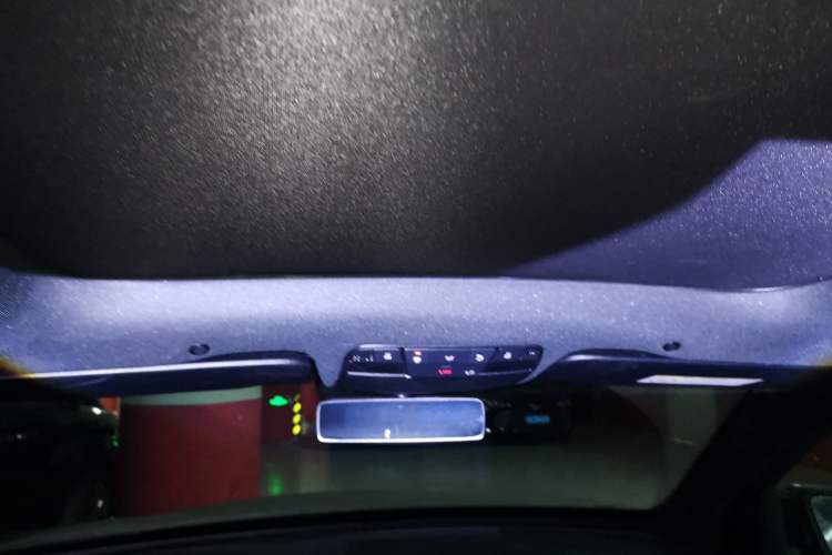 Used Mercedes-Benz GLC 2020 Facelift GLC 300 L 4MATIC Dynamic Edition Headliner