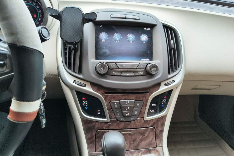 Used Buick LaCrosse 2013 2.4L SIDI Leading Comfort Version
