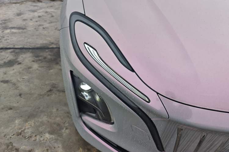 Used Hongqi E-QM5 2021 Online Booking Charging T3 Edition 5-Seater Right Front Headlight