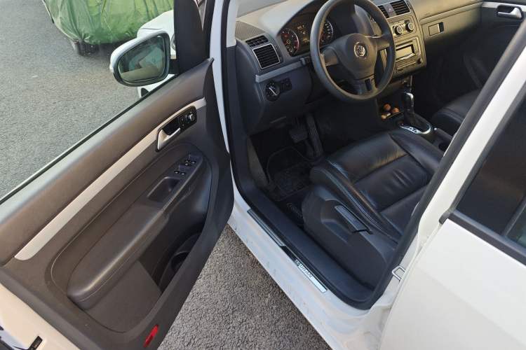 Used Volkswagen Touran 2015 1.4T DSG Comfort Edition 5 Seats
