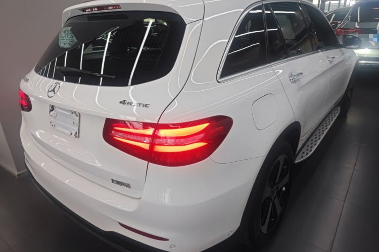 Used Mercedes-Benz GLC 2018 Facelift GLC 260 4MATIC Luxury Edition
