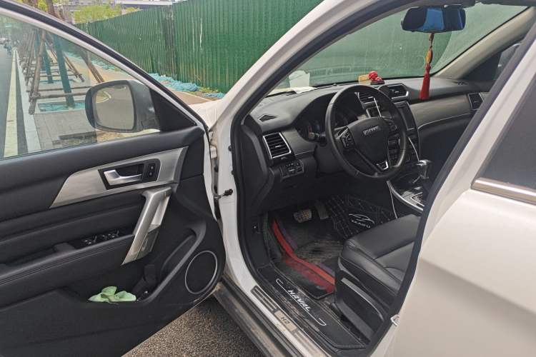 Used Haval H2 2016 Red-Label 1.5T Automatic Two-Wheel Drive Luxury Model Driver Seat