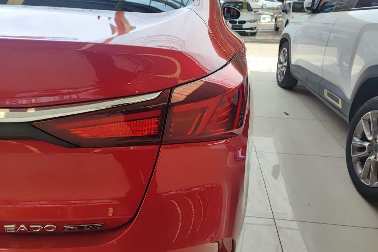 Used CHANGAN Eado 2021 PLUS 1.6L GDI CVT Elite Model Exterior 3