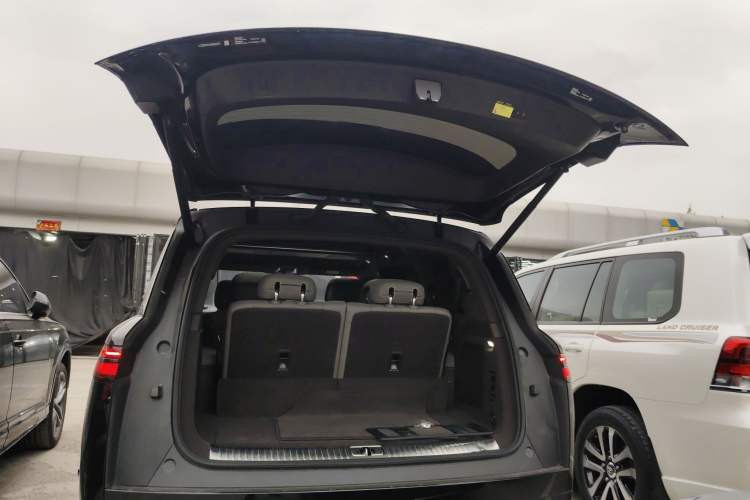 Used Denza N9 2025 Flagship Model
