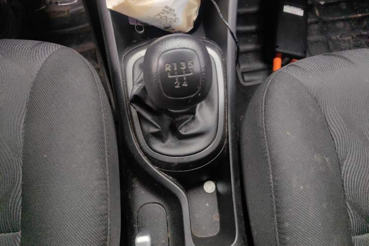 Used Kia K2 2015 Sedan 1.4L MT GLS