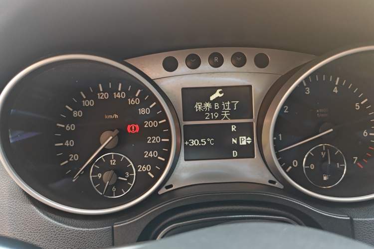 Used Mercedes-Benz M-Class 2010 ML 300 4MATIC Instrument Cluster