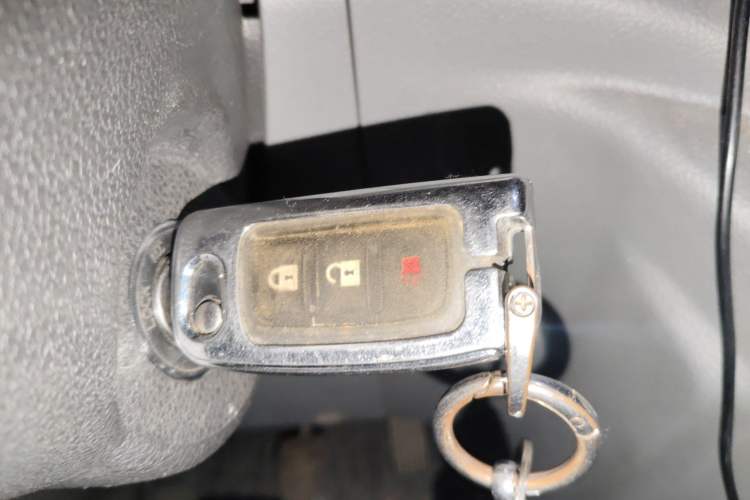 Used Foton Toano 2023 2.0T Manual Urban Version Short Wheelbase Low Roof with Single Rear Tire Available in 5/6/9-Seater Configurations