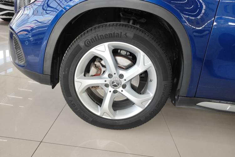 Used Mercedes-Benz GLA 2019 GLA 200 Dynamic Edition Left Front Wheel Hub