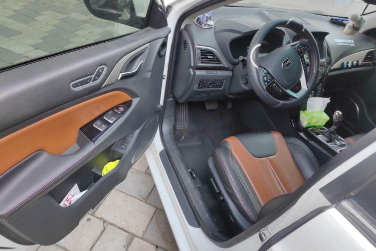 Used BYD Qin New Energy 2015 1.5T Dual-Crown Flagship Plus Edition
