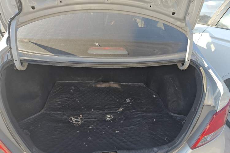 Used Hyundai Verna (older generation) 2014 1.4L Automatic Leading-Edge GLX
