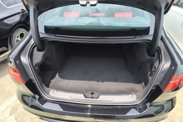 Used Jaguar XEL 2023 2.0T 250 PS R-DYNAMIC S Advanced Sport Edition Trunk