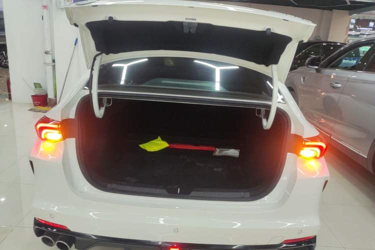 Used GAC Trumpchi EMPOW 2023 270T DCT J15 Version Trunk