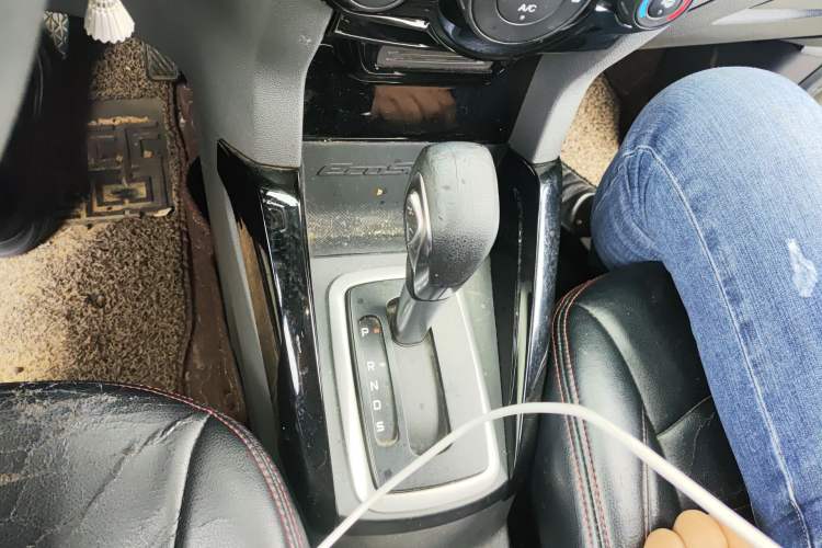 Used Ford EcoSport 2013 1.5L Automatic Fashion Model Gear Lever