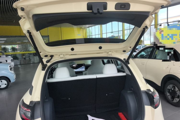 Used Geely Galaxy Geome 2025 UP 410km Exploration Edition Trunk