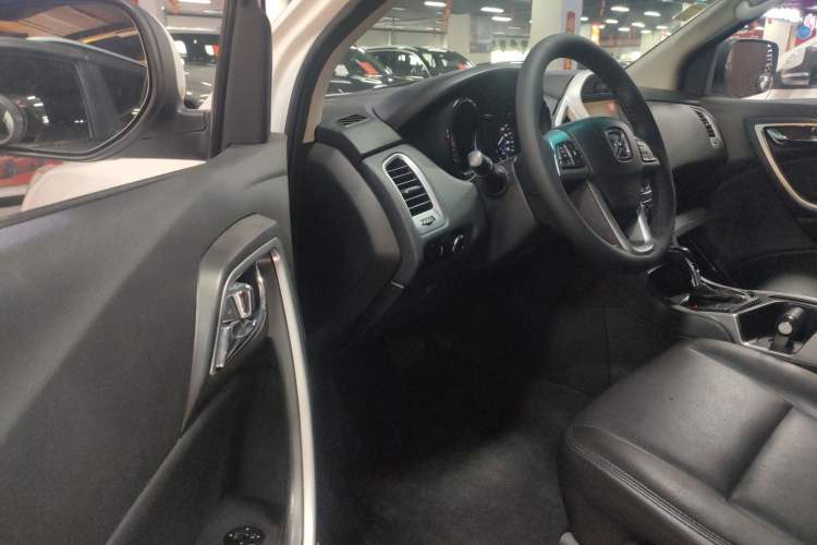 Used JMC Yusheng S350 2013 2.4T Automatic 4x4 Diesel Luxury 5-Seater Left Front Seat