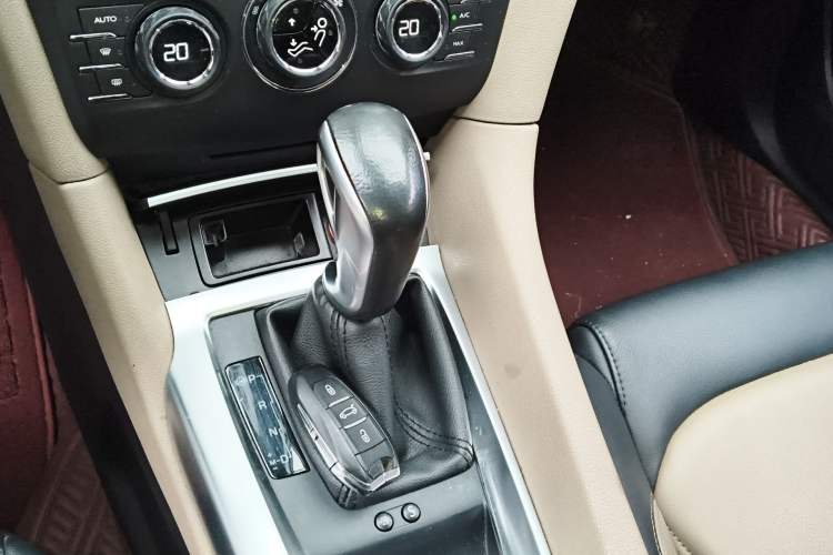 Used DS 6 2014 1.6T Luxury Edition THP160