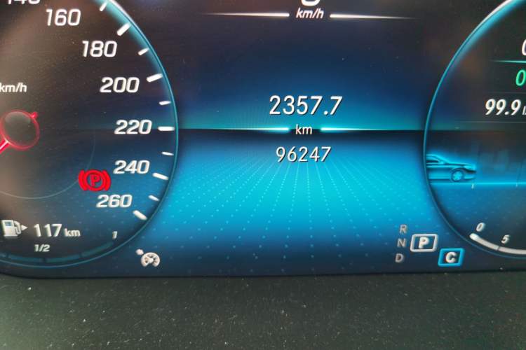 Used Mercedes-Benz C-Class 2021 C 260 L Sport Edition Odometer Close Up