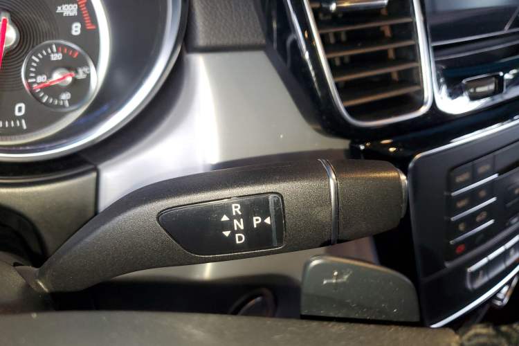 Used Mercedes-Benz GLE Coupe 2018 GLE 400 4MATIC Coupe SUV Gear Lever