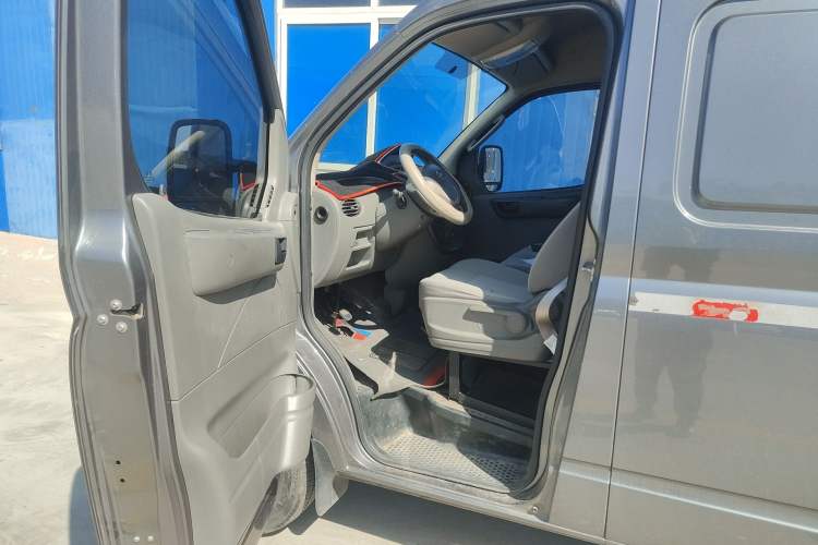 Used SAIC MAXUS Xintu V80 