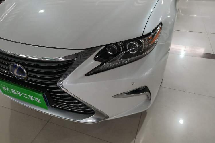 Used Lexus ES 2015 300h Luxury Edition Left Front Headlight
