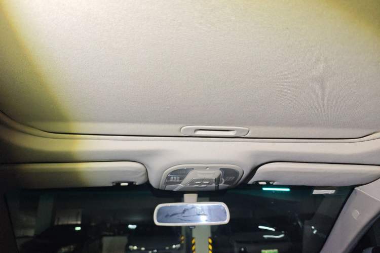 Used BYD Qin New Energy 2017 1.5T Luxury Model Headliner