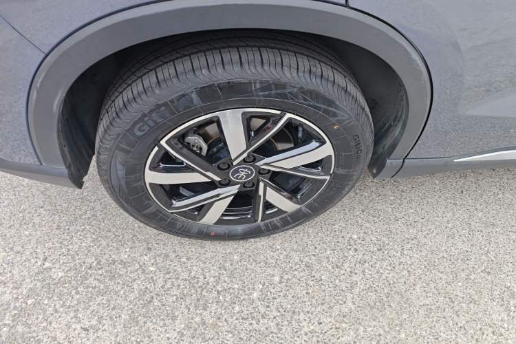 Used BYD Song Pro New Energy 2023 Champion Edition DM-i 110KM Beyond Model Right Rear Wheel Hub