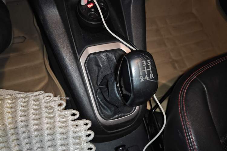 Used Peugeot 301 2014 1.6L Manual Comfort Edition
