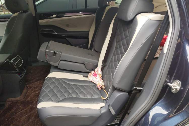 Used Volkswagen ID.6 CROZZ 2022 Long-Range PRO Edition Left Rear Seat