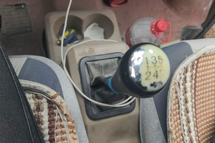 Used Dongfeng Xiaokang C37 2015 1.5L Standard II DK15-06 Gear Lever