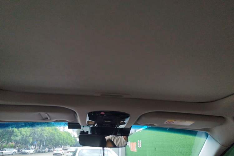 Used Toyota Venza 2023 2.5L Smart Electric Hybrid Dual-Drive Prestige Version Headliner