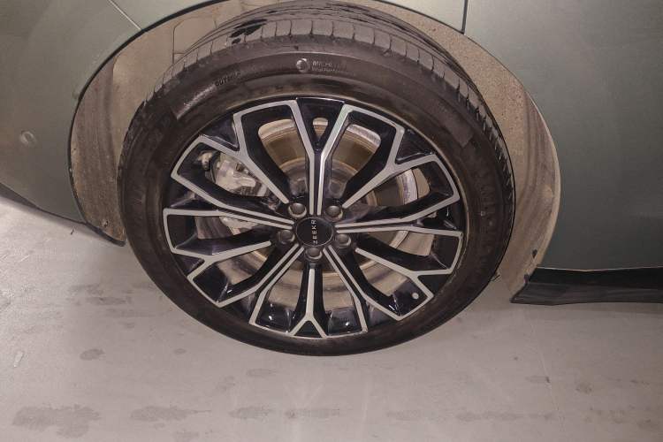 Used Zeekr 007 2025 Long-Range Rear-Wheel-Drive Intelligent Driving Version 100 kWh Exterior 5