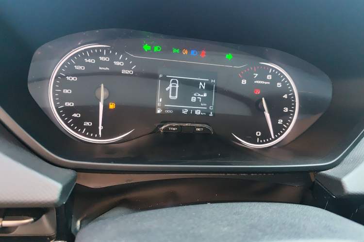 Used Wuling Alvez 2022 1.5L Manual Free-Style Model