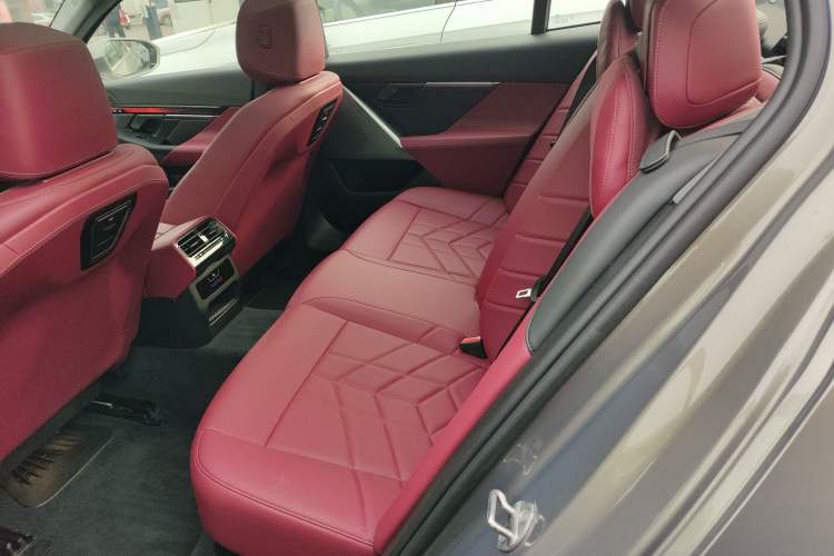 Used BMW i5 2024 eDrive 35L M Sport Package
