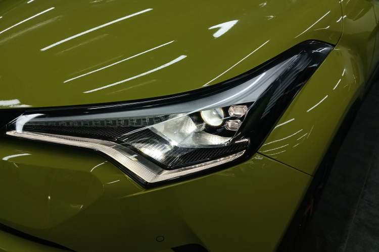 Used Toyota C-HR 2018 2.0L Luxury Sunroof Version China V Emission Standard Left Front Headlight