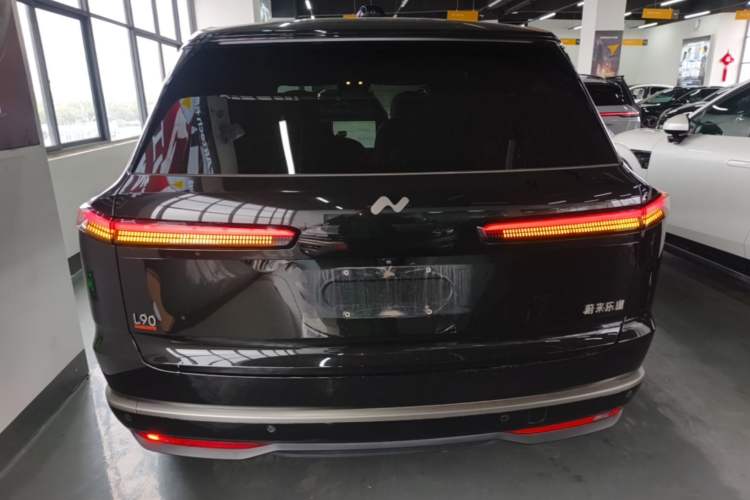 Used ONVO Luxeed L90 2025 Model—Ultra Six-Seater Version
