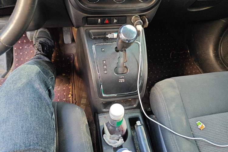 Used Jeep Compass 2013 2.4L four-wheel-drive sport version