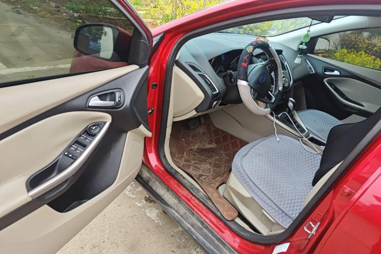 Used Ford Focus 2015 Sedan 1.6L Automatic Trend Model
