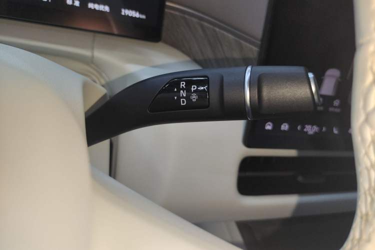 Used Wey Gaoshan 2025 Four-Wheel Drive Alpine 8