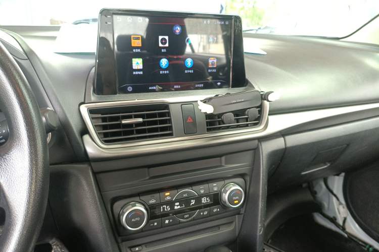 Used Mazda 3 Axela 2017 Sedan 1.5L Automatic Luxury Model Emission Standard China V Audio And AC Panel