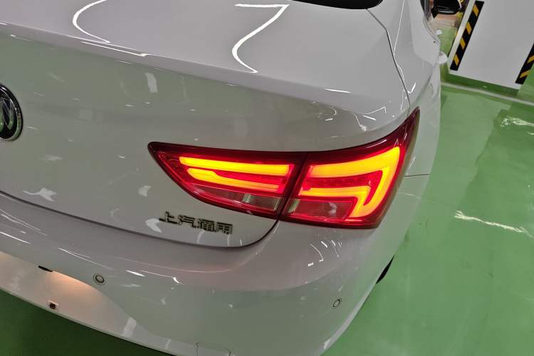 Used Buick Verano 2019 Sedan 15S Automatic Leading Model Right Rear Taillight