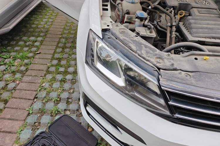 Used Volkswagen Sagitar 2018 280TSI DSG Ignite Edition Right Front Headlight