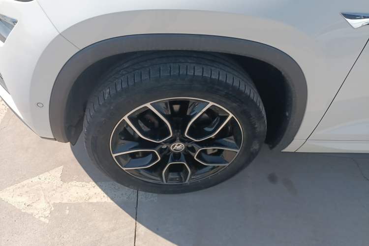 Used Skoda Kodiaq GT 2019 TSI330 Two-Wheel-Drive Luxury Edition China VI Standard Exterior 4